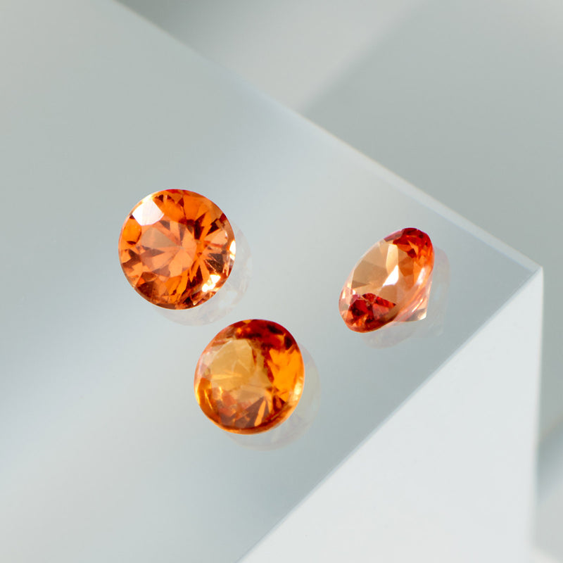 Orange sapphires ring Set with 4 grain-rails - Full turn 1.5 mm / 0.50 carat